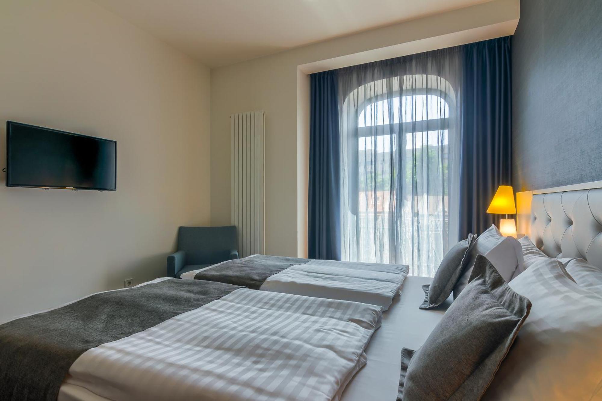 Hotel Cismigiu Bucarest Esterno foto
